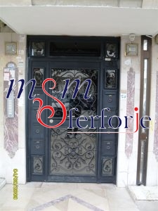 068 FERFORJE BİNA GİRİŞ KAPISI