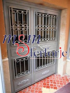 044 FERFORJE BİNA GİRİŞ KAPISI