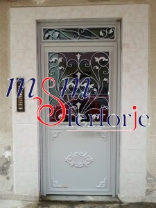097 FERFORJE BİNA GİRİŞ KAPISI