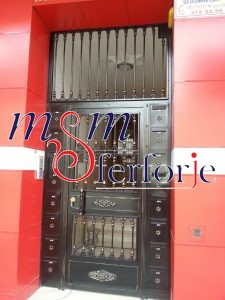 134 FERFORJE BİNA GİRİŞ KAPISI